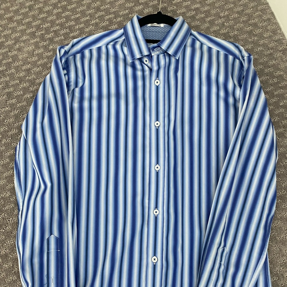 Men’s Bugatchi button down dress shirt.